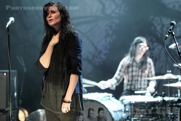 THE DEAD WEATHER - 2009-06-29 - PARIS - La Cigale - Alison Nicole Mosshart - Jack Michael Lawrence